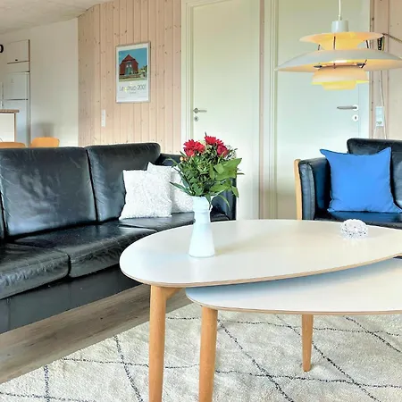 3 Bedroom Beautiful In Holiday home Blavand