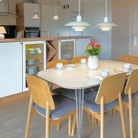 3 Bedroom Beautiful In Casa de Férias *