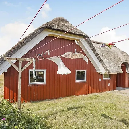 3 Bedroom Beautiful In Holiday home *