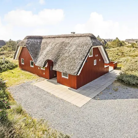 3 Bedroom Beautiful In Blavand