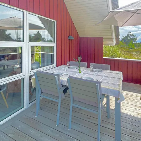 3 Bedroom Beautiful In Casa de Férias