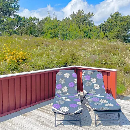 3 Bedroom Beautiful In Casa de Férias