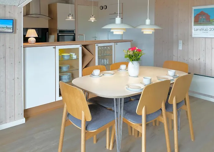 3 Bedroom Beautiful In Feriehus *