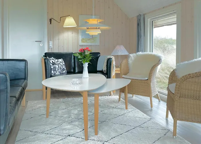 3 Bedroom Beautiful In Feriehus *